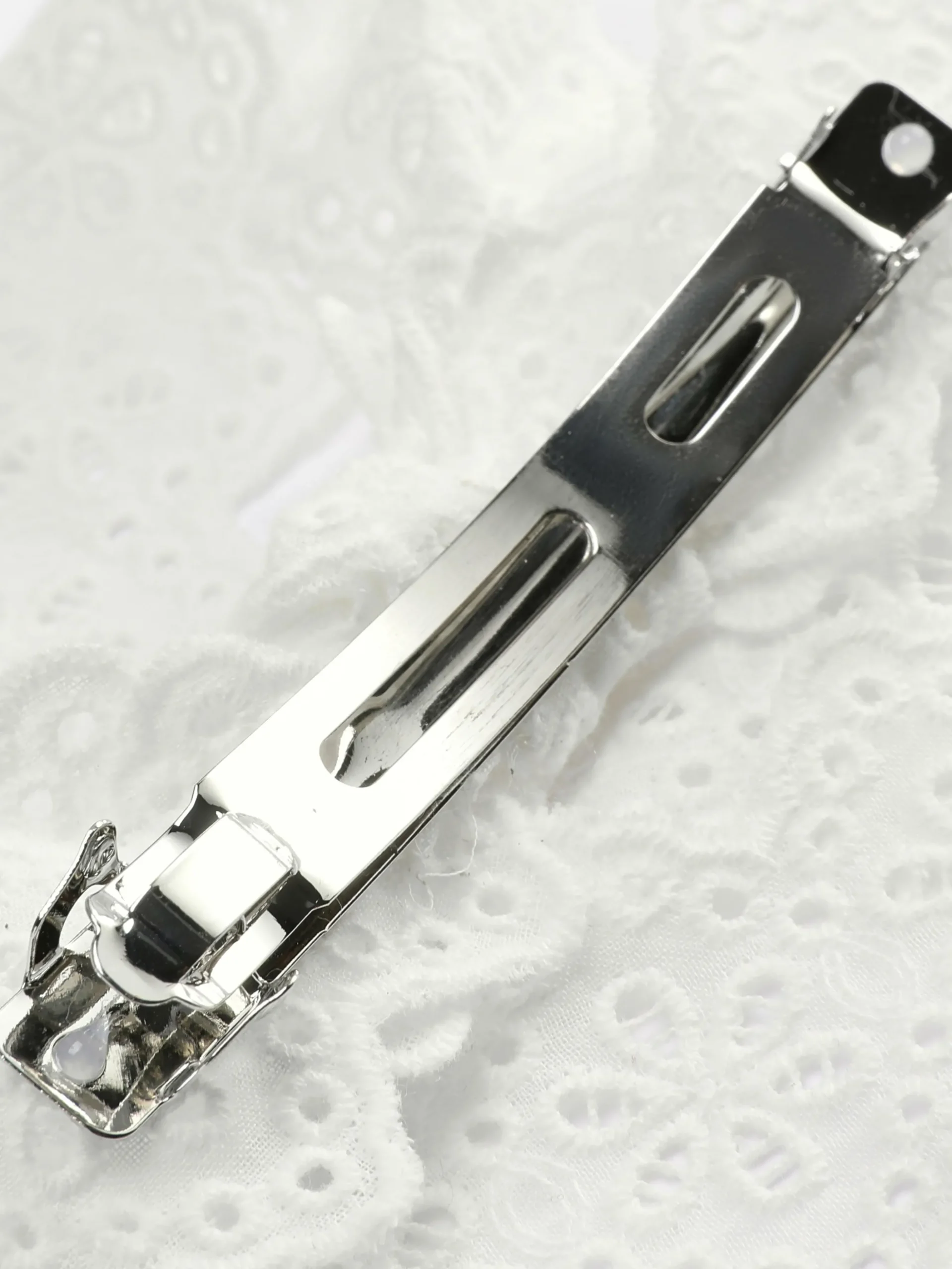 Eyelet Bow Hair Clip